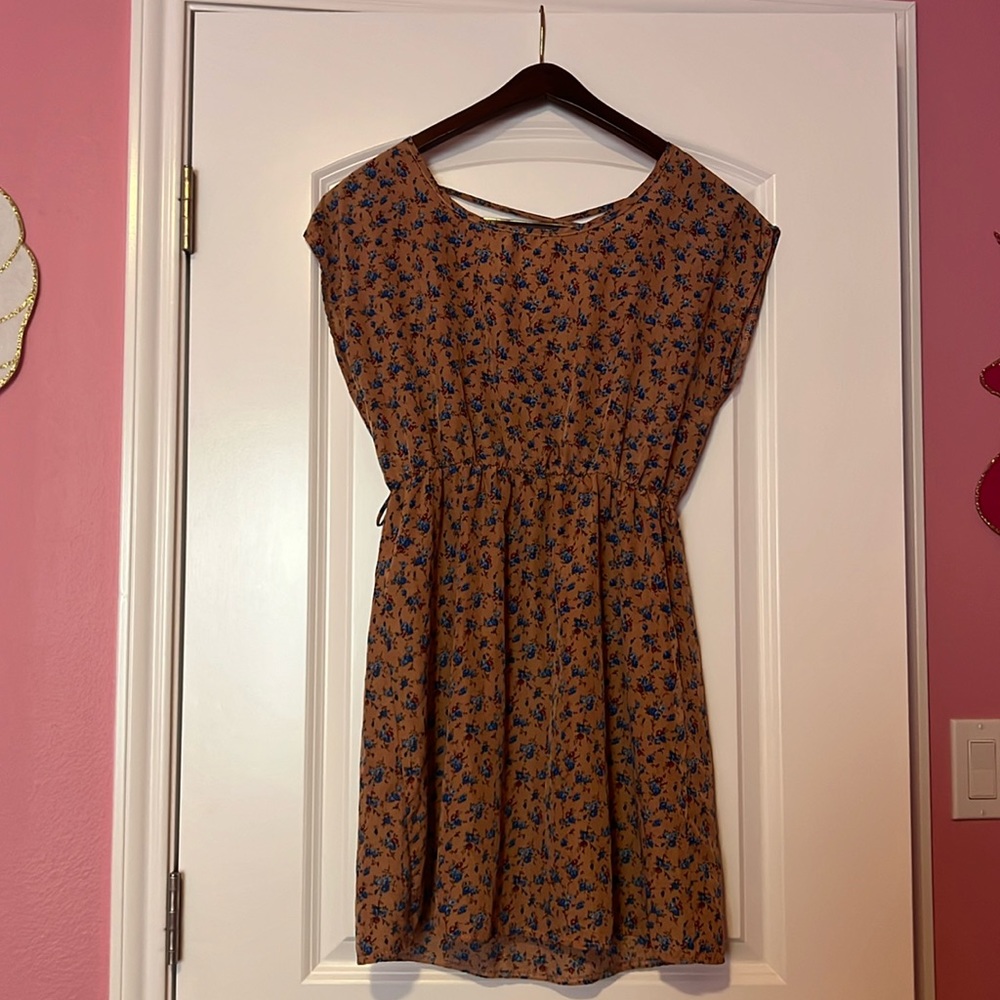 Size Medium Blue Rose Pattern Dress
